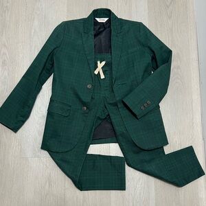 Cat & Jack cotton suit, size 8. Great condition. Used few times